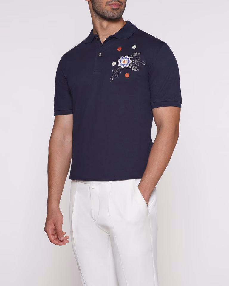 تیشرت بازلی D24 یقه دکمه دار گلدوزی سورمه ای